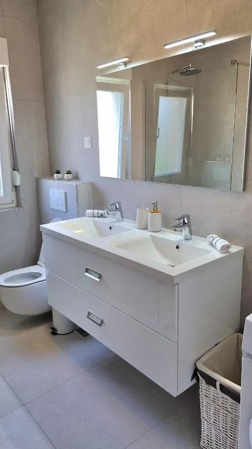 3Bdr Apt Medunac Sea View Free Parking Kastela Apartment