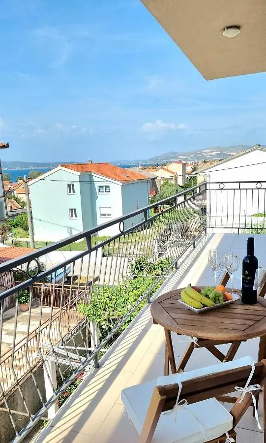 3Bdr Apt Medunac Sea View Free Parking Kastela Apartment