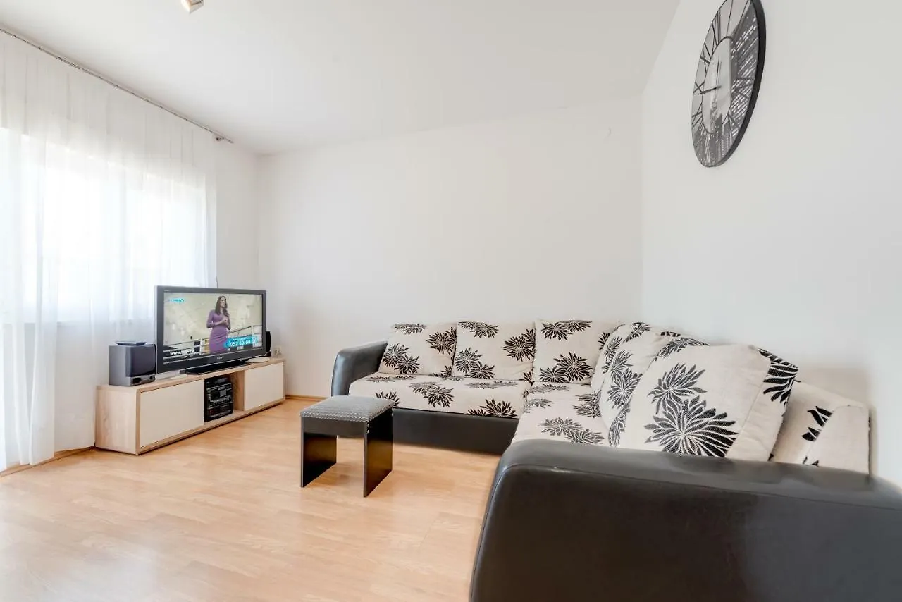 3Bdr Apt Medunac Sea View Free Parking Kastela Croatia