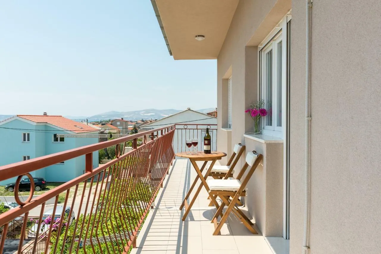 Apartment 3Bdr Apt Medunac Sea View Free Parking Kastela Croatia
