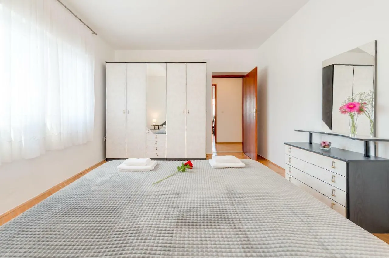 Apartment 3Bdr Apt Medunac Sea View Free Parking Kastela